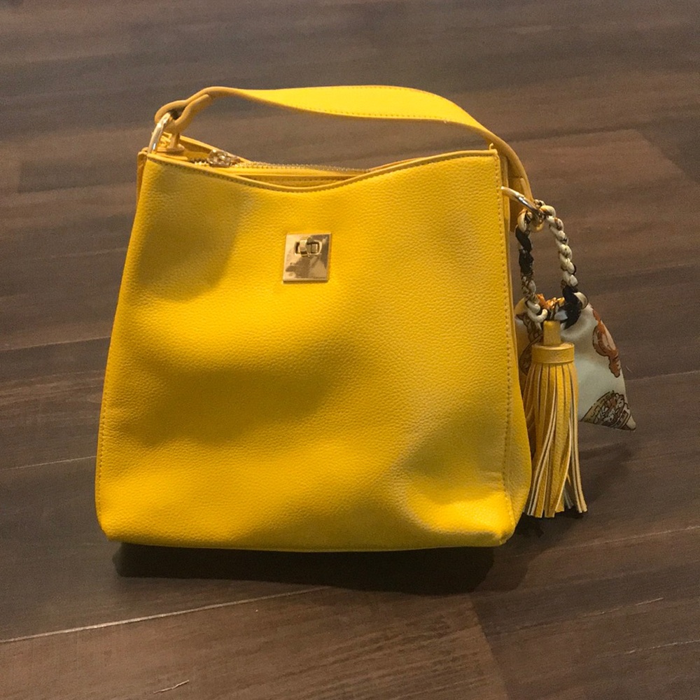 Mustard Yellow hand bag 💼